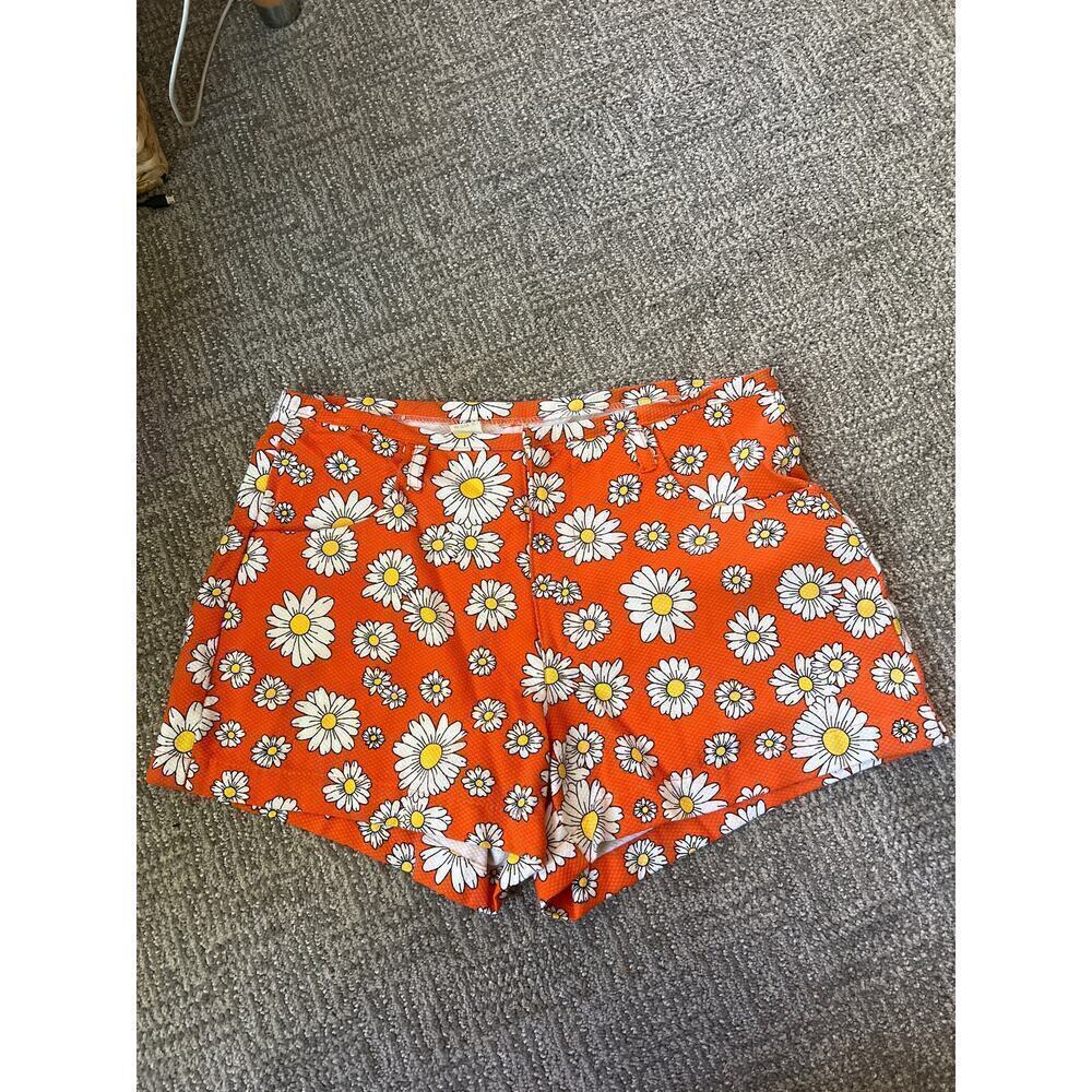 Vintage daisy short shorts rare find‎ size L